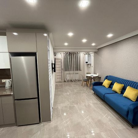 City Centre Apartment On Sakharov Square エレバン エクステリア 写真